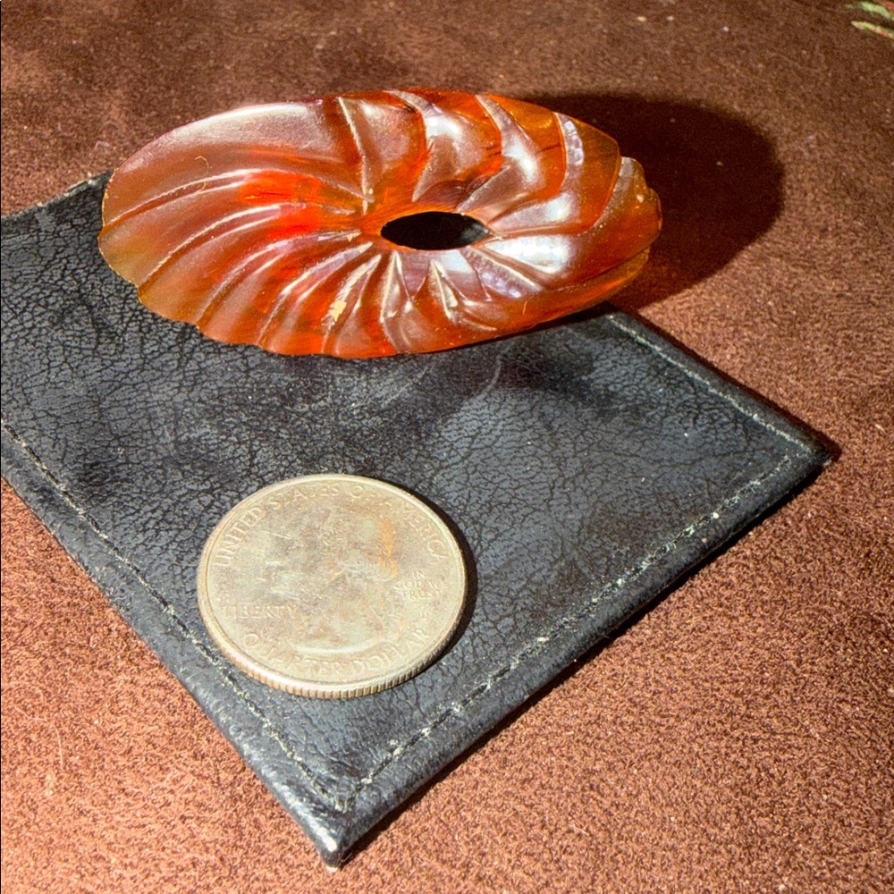 BAKELITE dress clip “apple juice” amber color🐈⬛ #1 - Picture 6 of 6